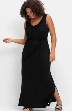 Maxikleid mit Bindegürtel