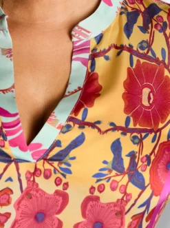 Maxikleid mit Volantstufen
