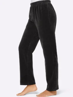 Nickihose mit Schlitz am Bein