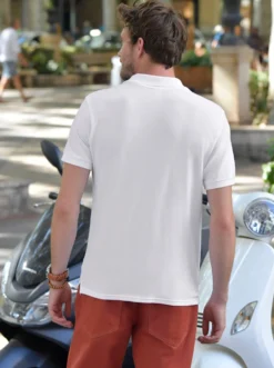 Poloshirt mit kurzer Knopfleiste