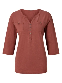 Rundhalsshirt mit knöpfbaren Brusttaschen