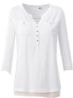 Rundhalsshirt mit knöpfbaren Brusttaschen