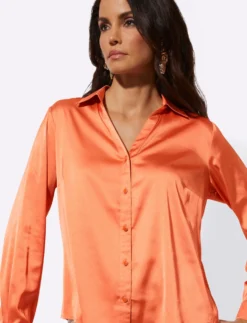 Satinbluse mit Kellerfalte hinten