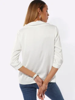 Satinbluse mit modischem Kragen