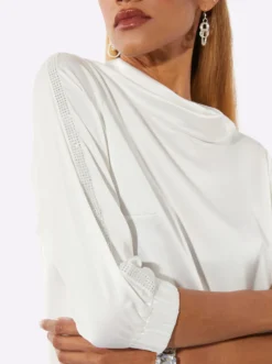 Satinbluse mit modischem Kragen