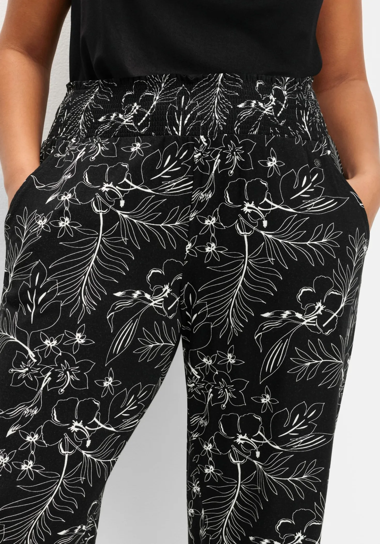 Schlupfhose mit breitem Smokbund, weite Form