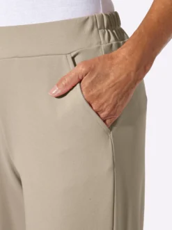 Schlupfhose mit Zierschnalle