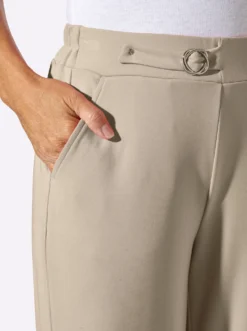 Schlupfhose mit Zierschnalle