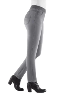 Schlupfjeans mit geripptem Strick-Dehnbund