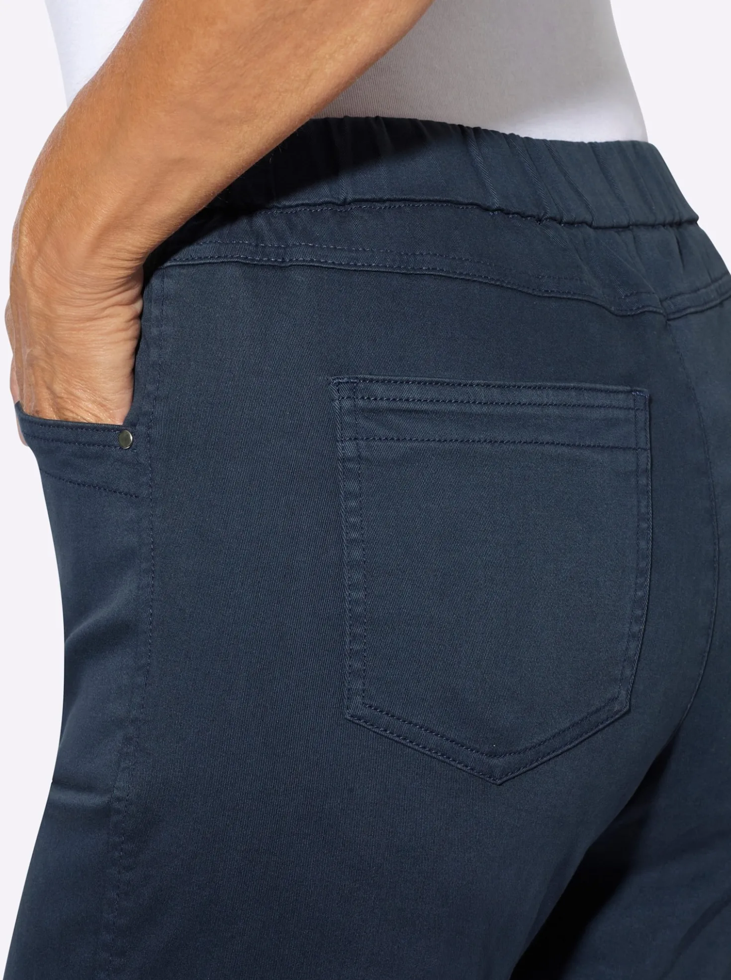 Schlupfjeans mit Stretch-Anteil