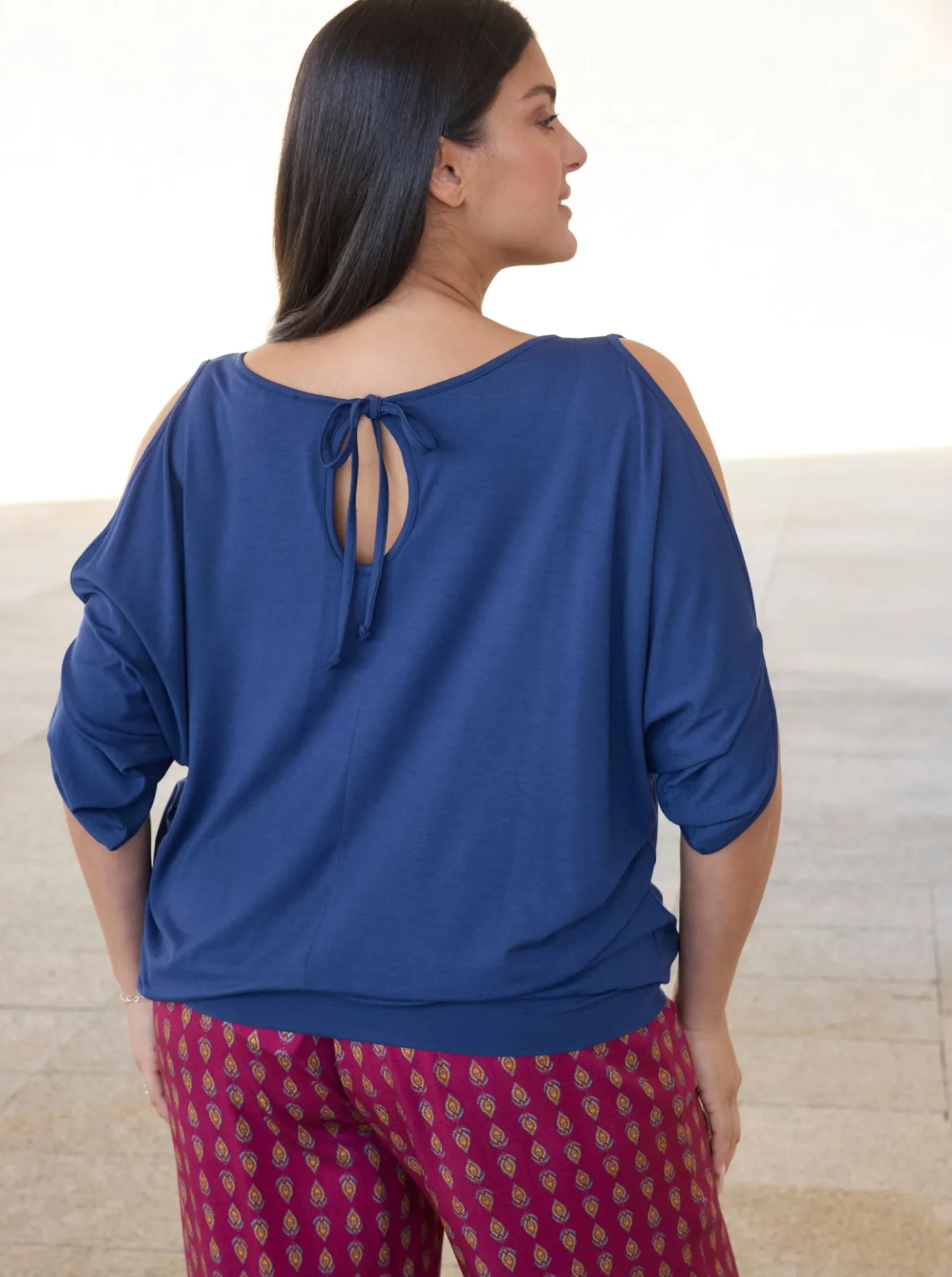 Shirt mit Cut-outs und Bindeband