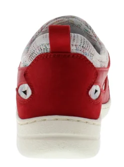 Slipper im Materialmix