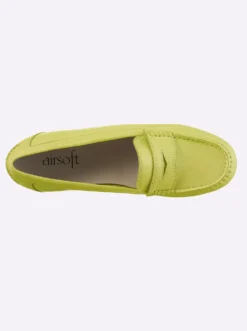 Slipper in Mokassin-Machart