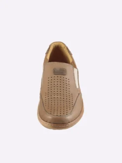Slipper mit Perforation