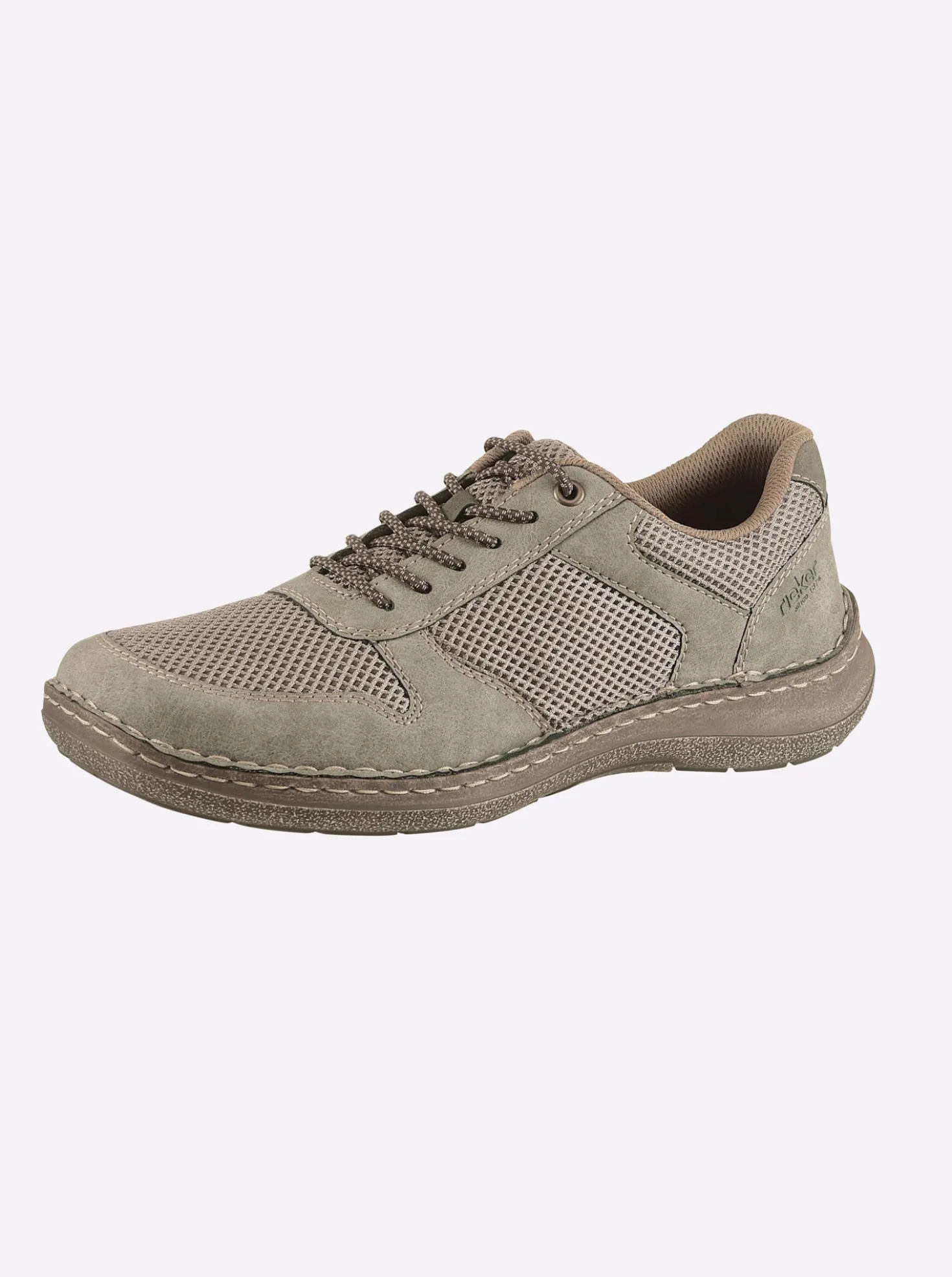 Sneaker für kräftige Füße