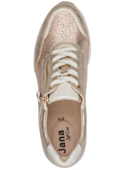 Sneaker im Materialmix