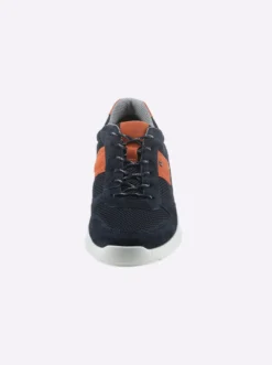 Sneaker in atmungsaktiver Qualität