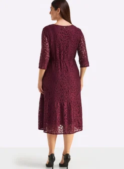 Spitzenkleid mit blickdichtem Futter