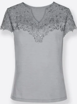 Spitzenshirt mit herzförmigem Spitzen-Einsatz