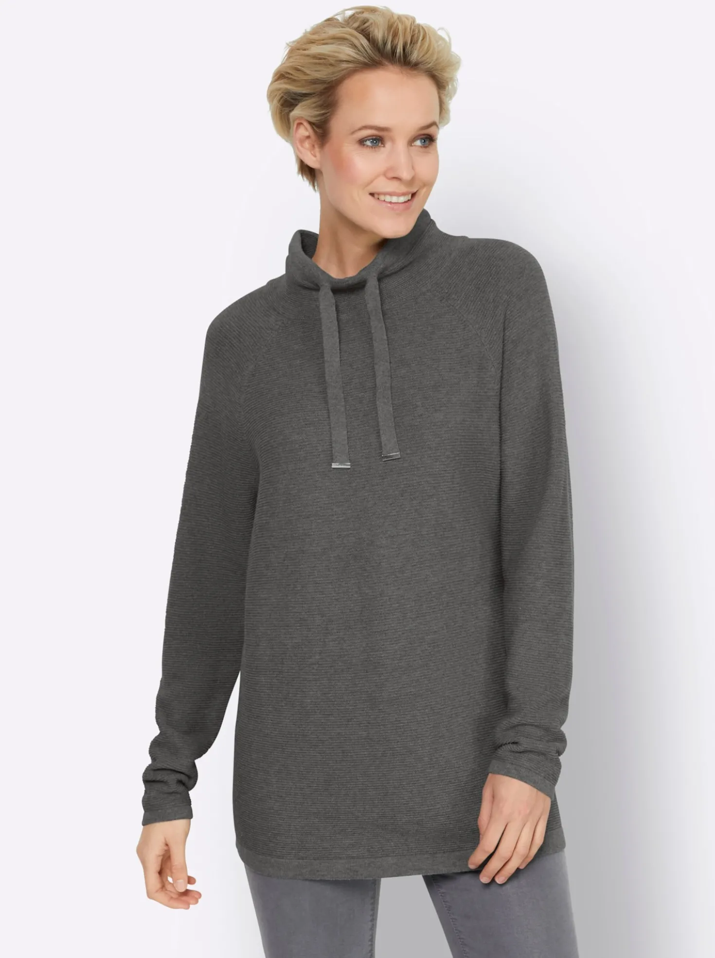 Stehkragenpullover mit Zierbändern