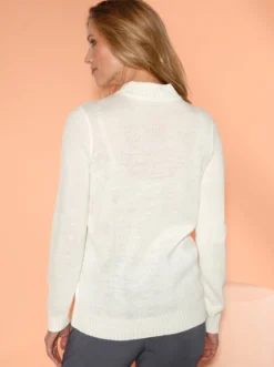 Stehkragenpullover mit Zopfmuster