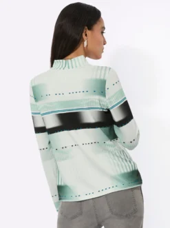 Stehkragenshirt mit platziertem Druck