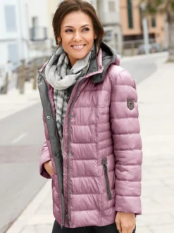 Steppjacke mit abnehmbarer Kapuze