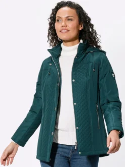 Steppjacke mit abnehmbarer Kapuze