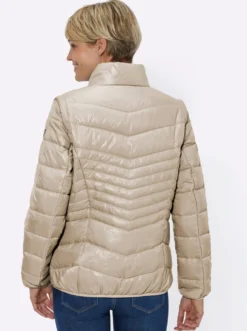 Steppjacke mit abzippbaren Ärmeln
