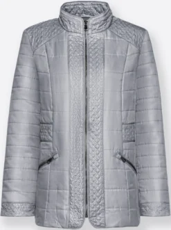 Steppjacke mit formenden Nähten vorne und hinten