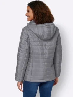 Steppjacke mit kontrastfarbenen Akzenten