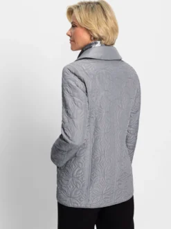 Steppjacke mit Schal