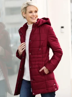 Steppjacke mit seitlichen Druckknöpfen