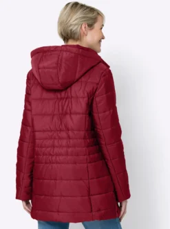 Steppjacke mit seitlichen Druckknöpfen
