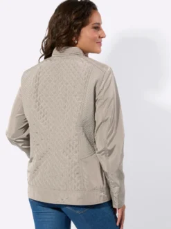 Steppjacke mit verdeckten Reißverschluss-Taschen