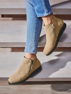 Stiefelette mit Nubukleder