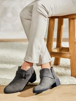 Stiefelette mit seitlichem Reißverschluss