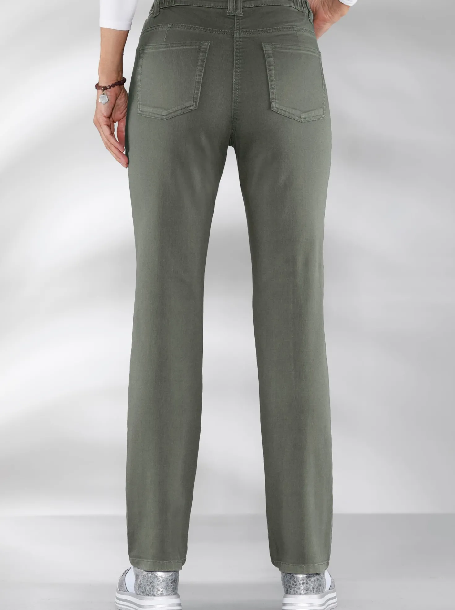 Stretch-Hose mit Nieten an den Taschen