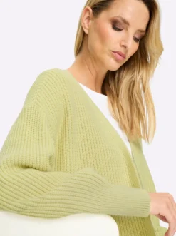 Strickjacke in Ripp-Optik