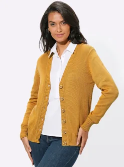 Strickjacke mit farblich abgestimmten Knöpfen