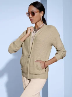 Strickjacke mit Glanzgarn und Pailletten