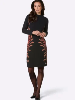 Strickkleid mit Kelchkragen