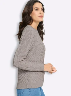 Strickpullover im Mustermix