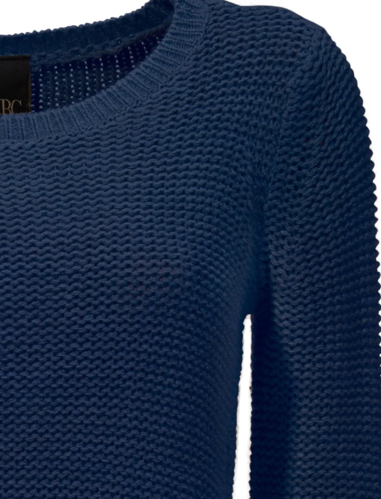 Strickpullover in asymmetrischer Form