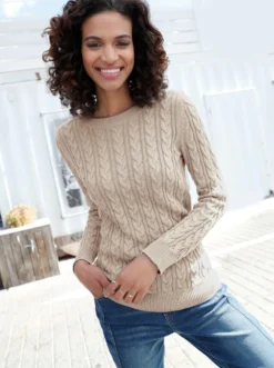 Strickpullover mit Zopfmuster