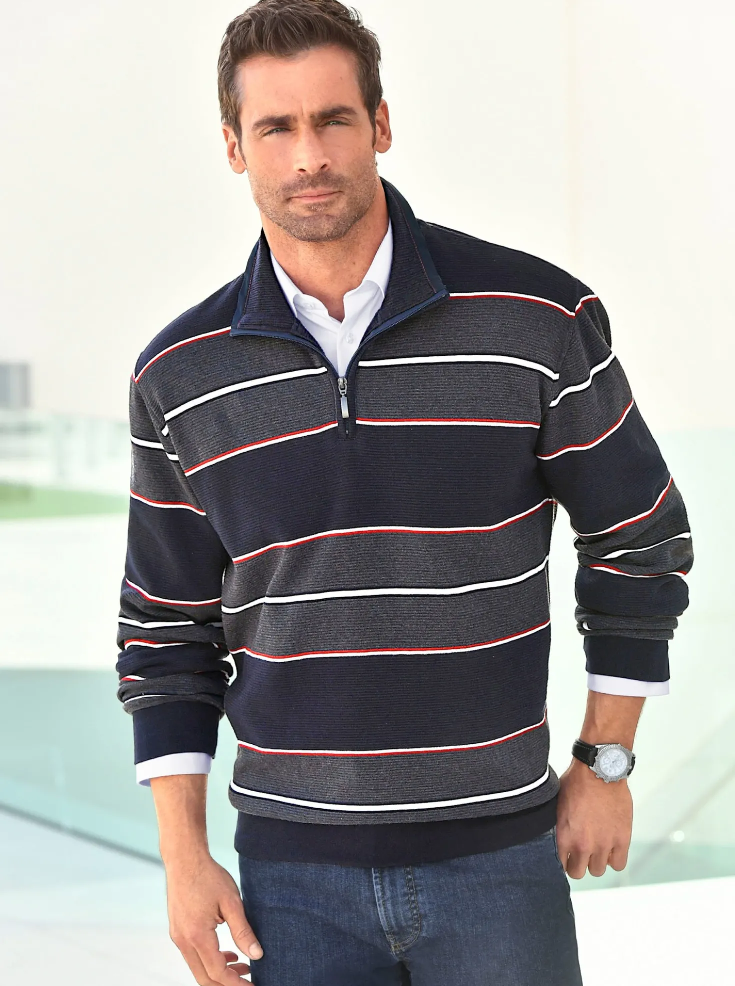 Sweatshirt