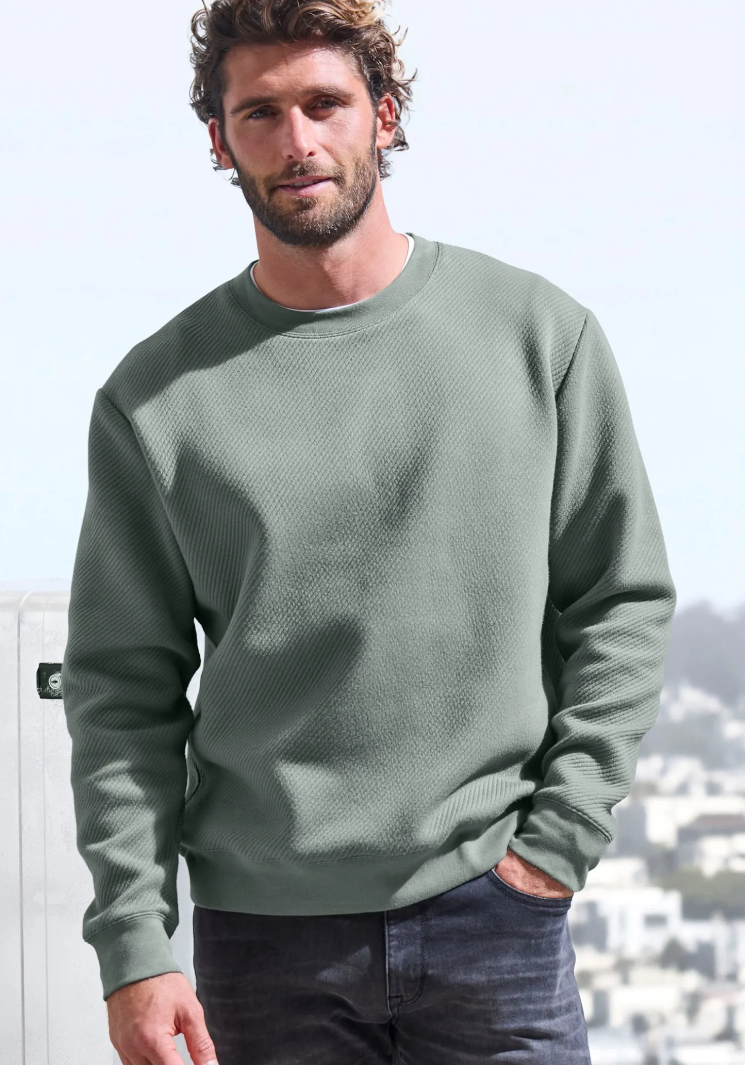 Sweatshirt