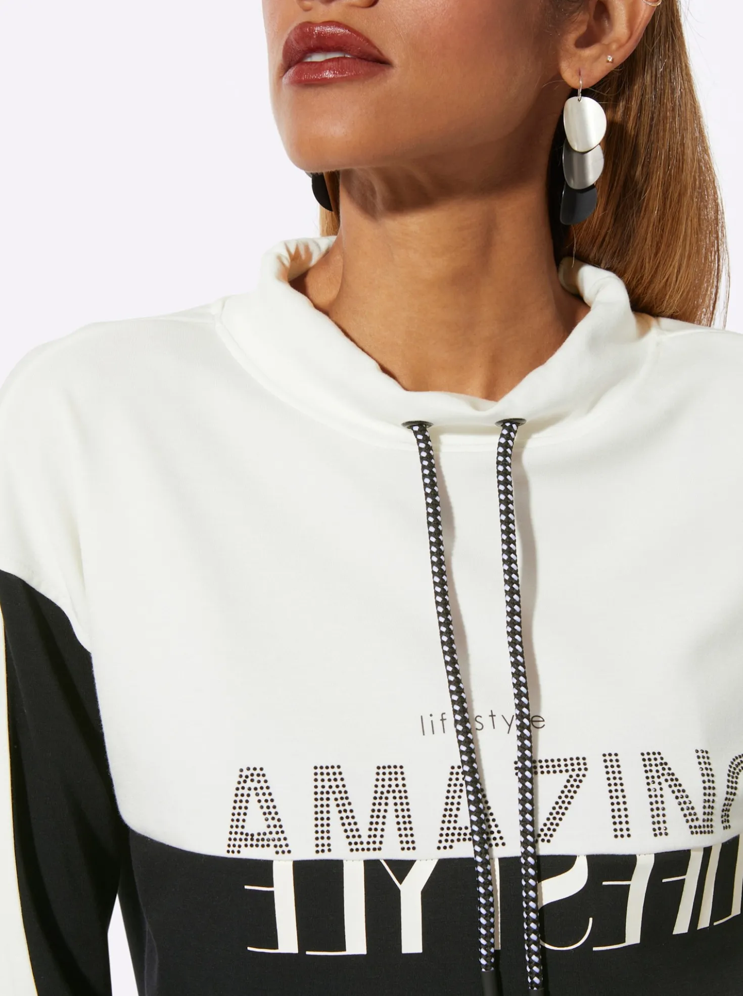 Sweatshirt mit Ziersteinchen