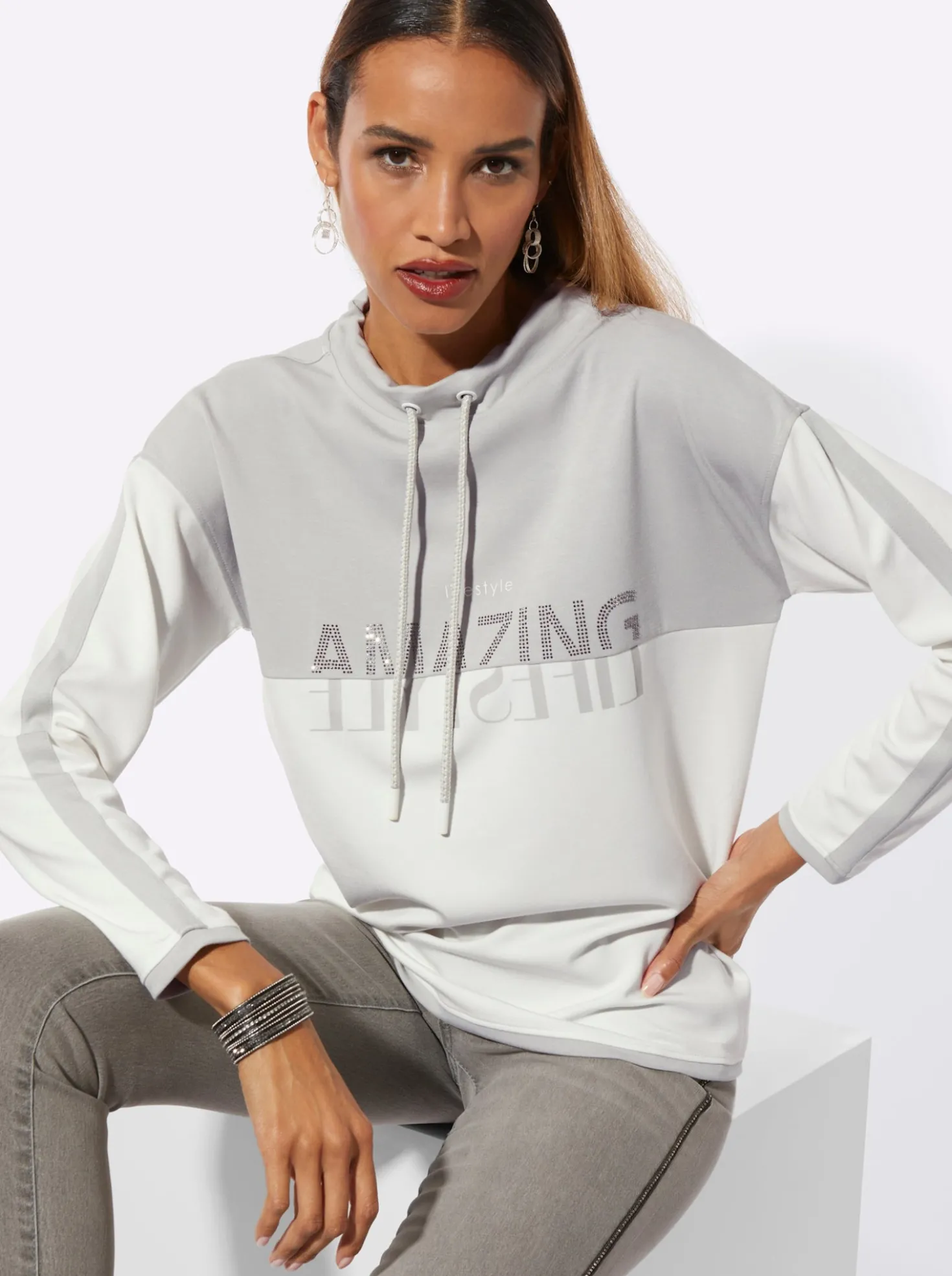 Sweatshirt mit Ziersteinchen