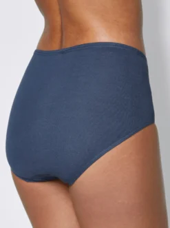 Taillenslip mit hoher Beinhöhe